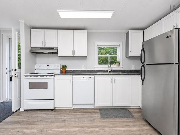 4th image of 422 Chapel Rd