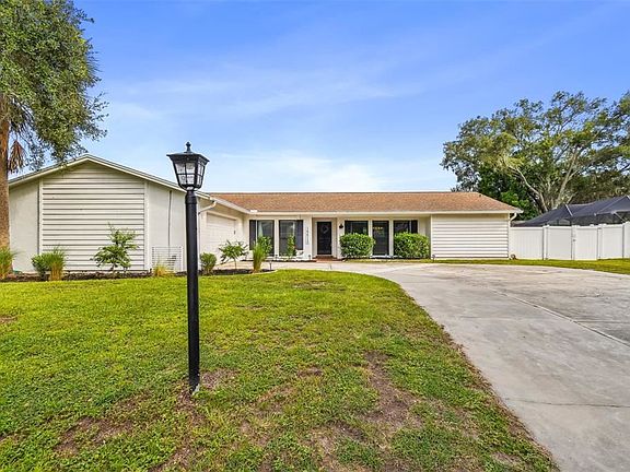 3rd image of 15513 Wetstone Dr