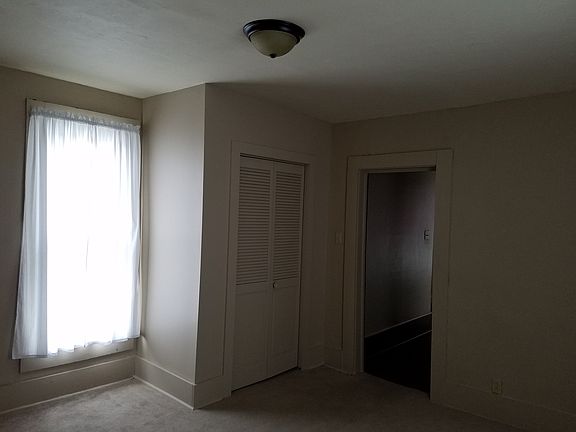 3rd image of 1101 Blaine Ave