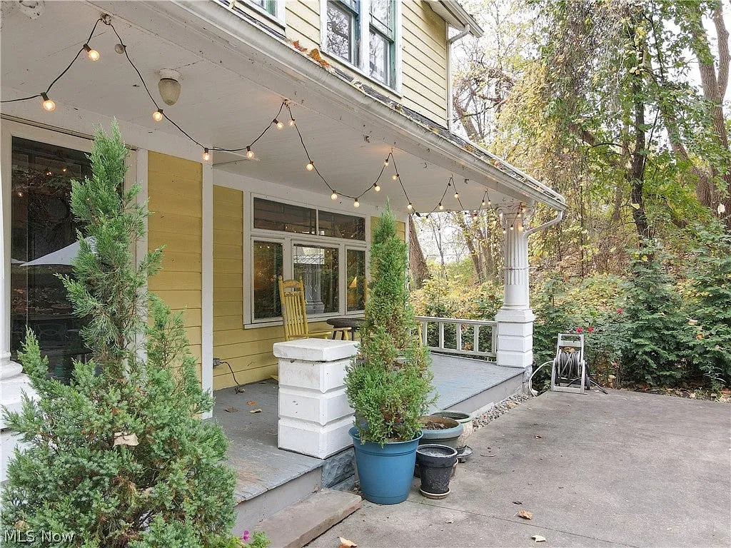 3 bed, 1.5 bath, 1353 sqft, $2,650 — Photo 2