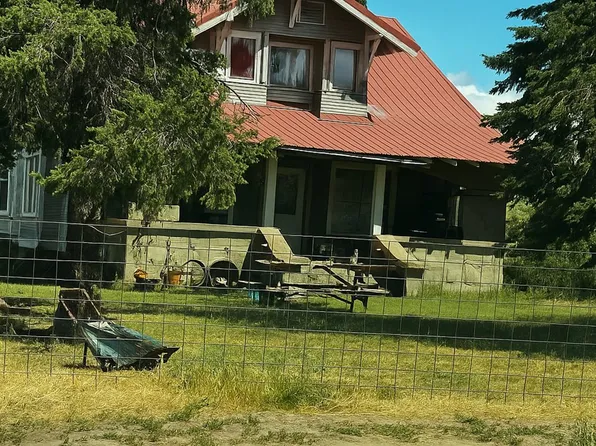 670 Cameron Rd, Centerville, WA 98613