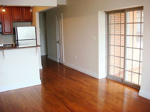 5th image of 25-25 Newtown Ave #3A