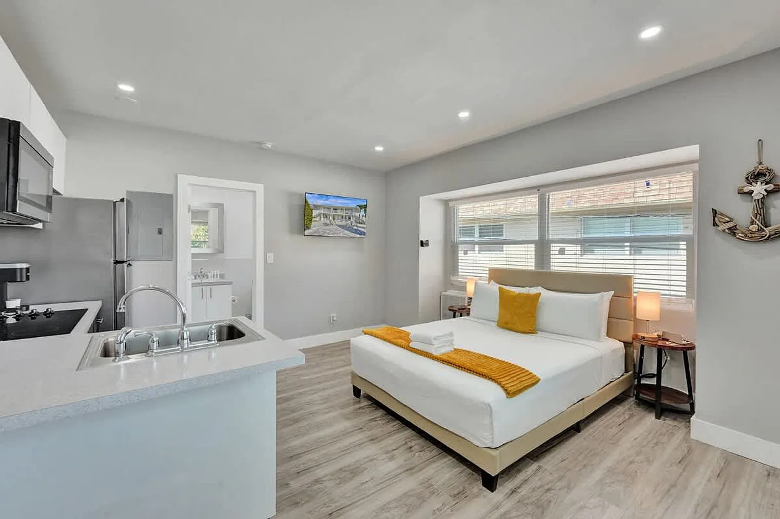 Studio, 1.0 bath, 4305 sqft, $2,402 — Photo 1