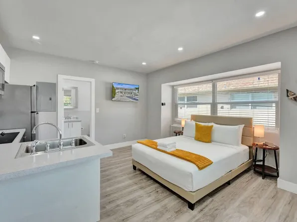 906 N Riverside Dr, Pompano Beach, FL