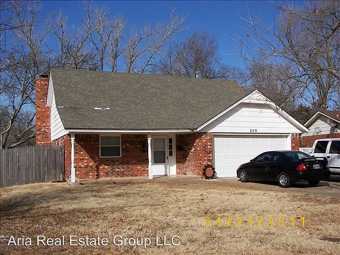 1st image of 209 Woodside Dr
