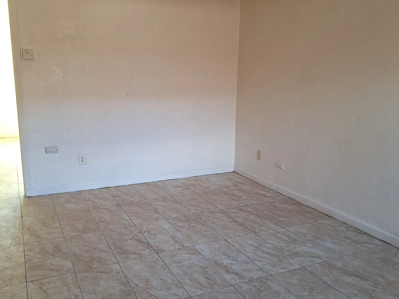 2423 Boxwood St — Photo 1