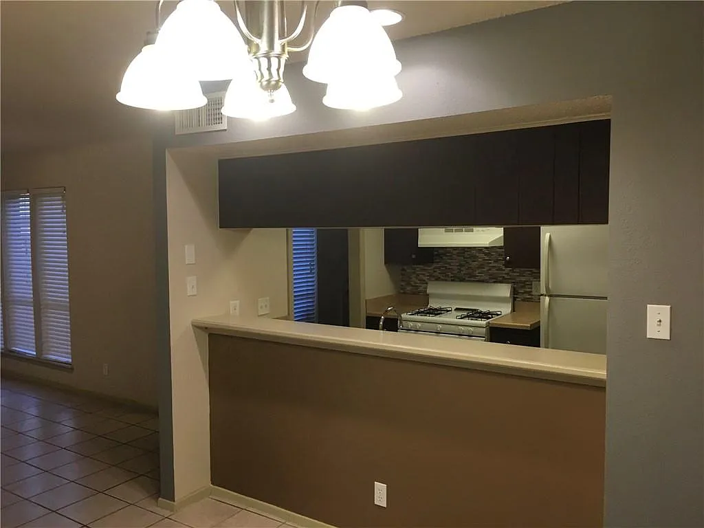 3 bed, 1600 sqft, $1,495 — Photo 2