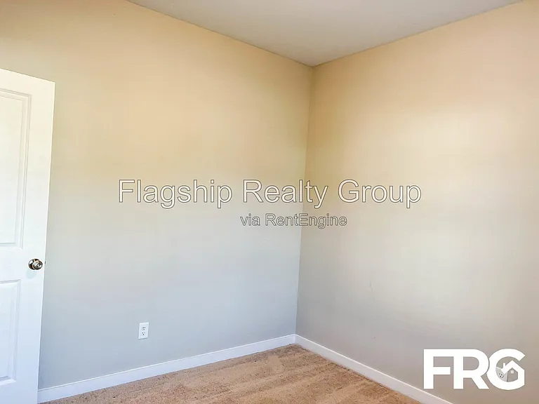1501 S Taylor St — Photo 8