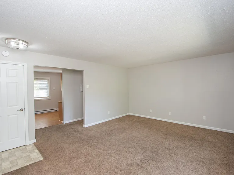 909 12th St N #2 — Photo 9