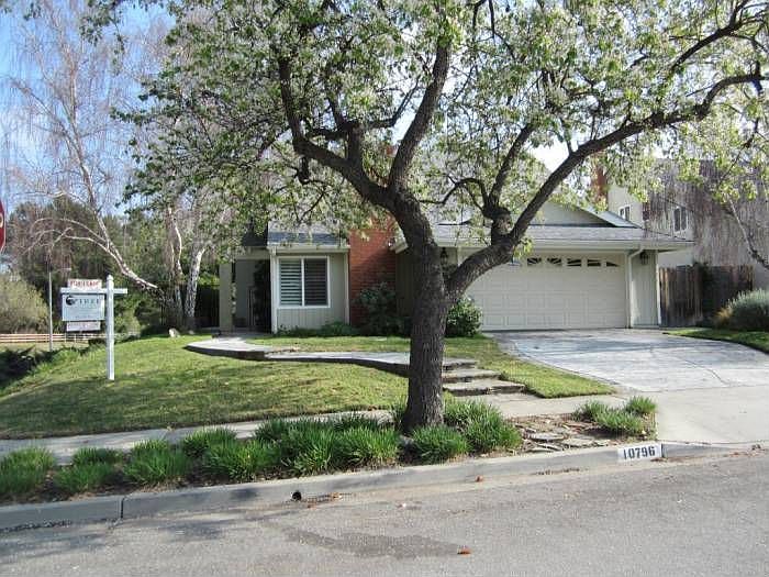 Nice Corner Lot