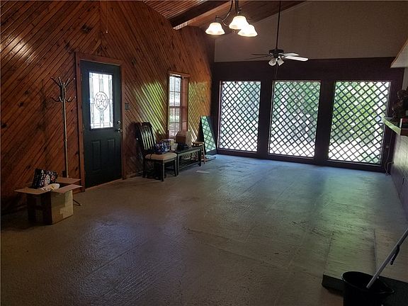 3rd image of 105 Moccasin Bend Dr