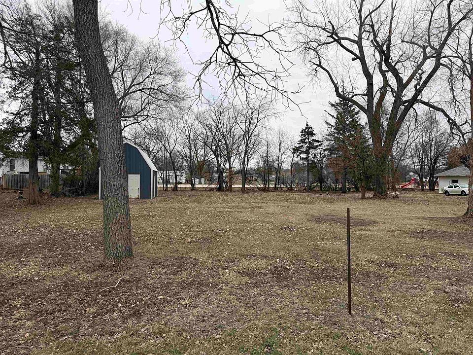 2nd image of 330 N 6th Ave