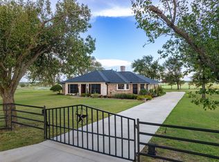 1642 Texas Longhorn Trl, Gunter, TX 75058