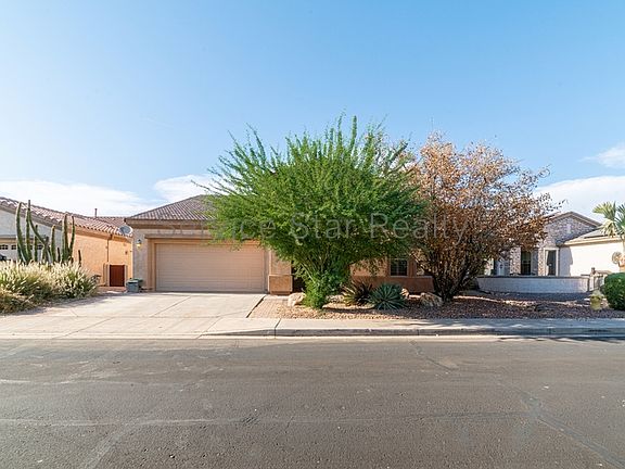 3rd image of 4642 E Blue Spruce Ln
