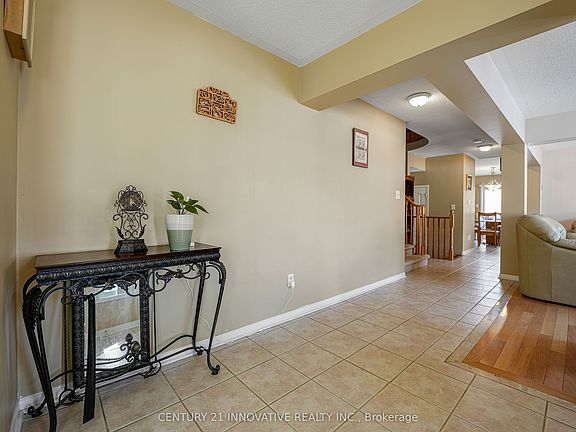 3rd image of 14 Middlecote Dr