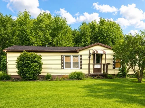 8966 Lestina Beach Rd, Bridgeport, NY 13030