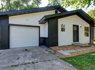 1830 N Hillcrest Ave, Springfield, MO 65802