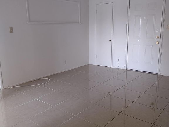 3rd image of 16817 Crenshaw Blvd #23