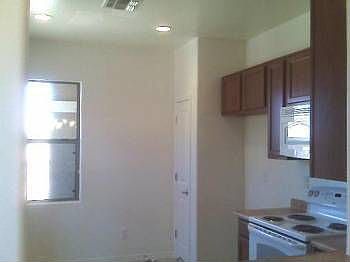5th image of 739 W Dana Dr