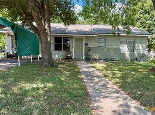 1712 Bowie Dr, Victoria, TX 77901