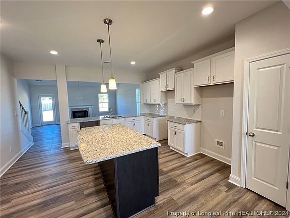 4th image of 716 Amusement Dr