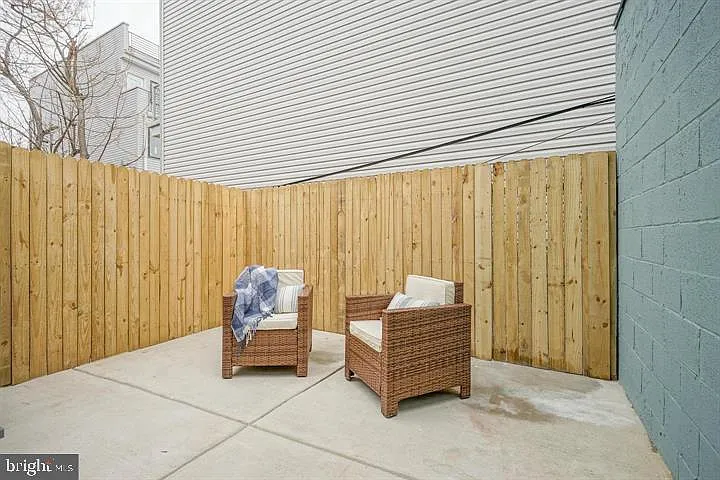 1939 S 6th St — Photo 30