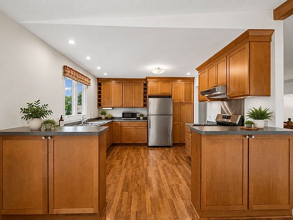 4th image of 10342 Rhode Island Cir