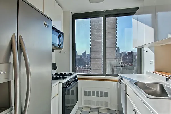 Rented by Corcoran | media 22