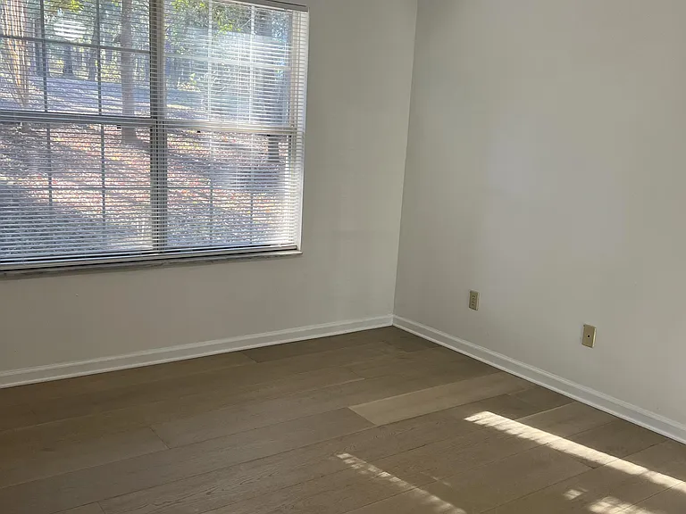 2733 Masterson Ln — Photo 17