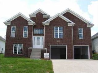5004 Flora Springs Cir, Louisville, KY 40299