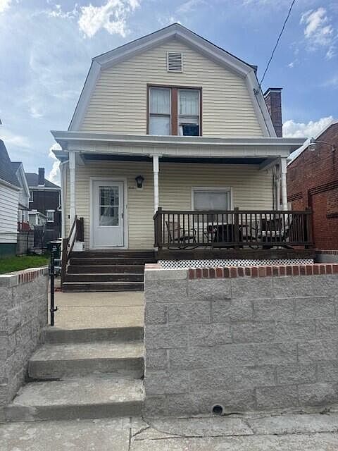 1st image of 610 Main St