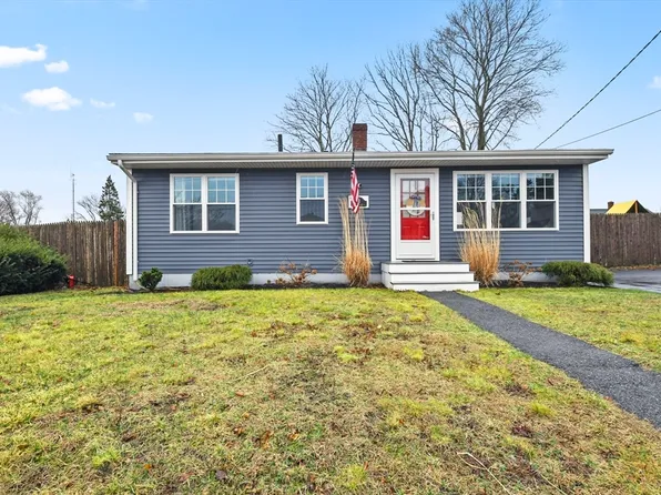 32 Westland St, Acushnet, MA 02743