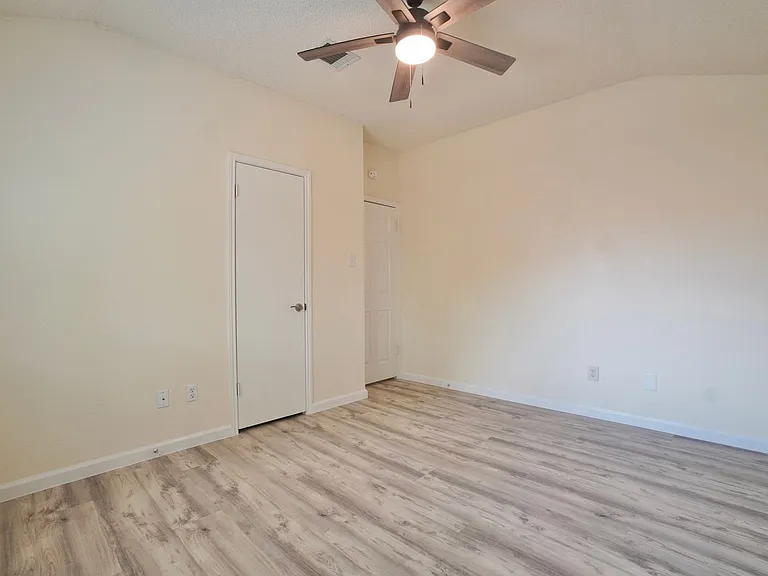 13102 Staton Dr — Photo 15