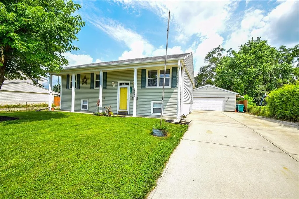 1226 Grissom Ave photo 1