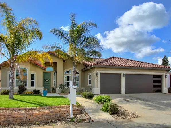 727 Pleasant Valley Dr, Ione, CA 95640