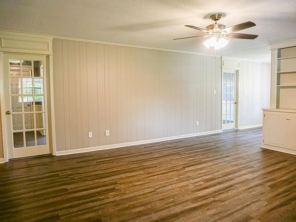 5th image of 506 Stewart Dr