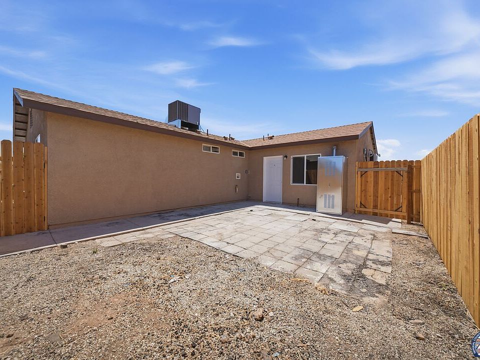 1st image of 1077 Wozencraft St #3