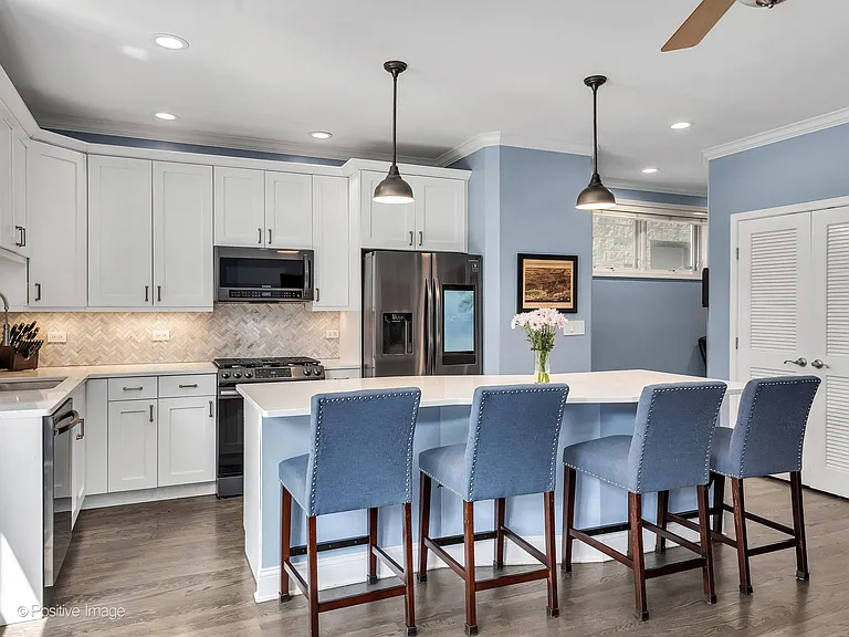 3715 N Wilton Ave #1 — Photo 3