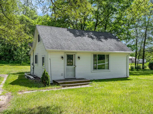 418 Solon St NE, Cedar Springs, MI 49319