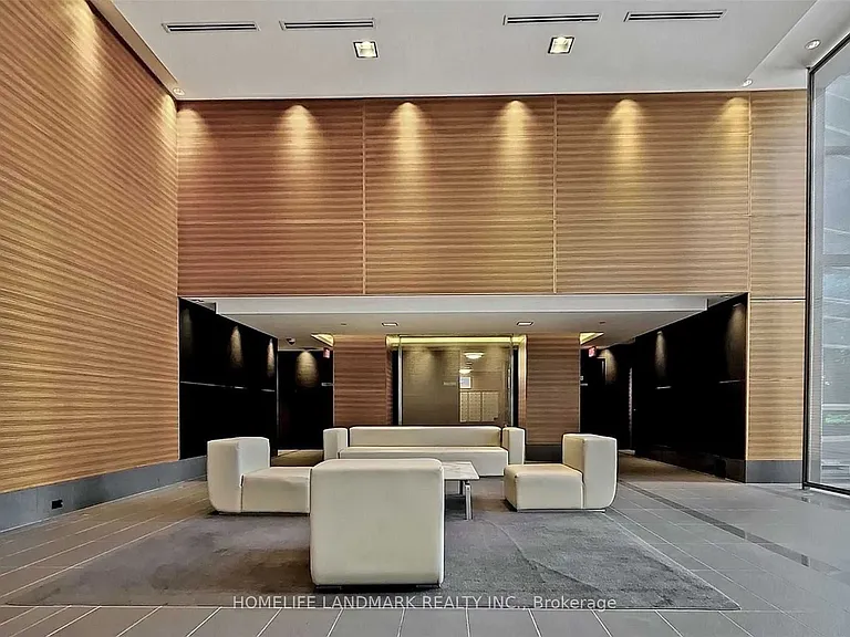 125 Village Green Sq #1111 — Photo 10