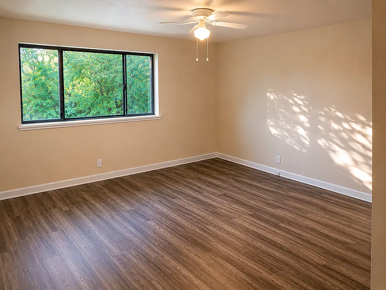 4205 N Locust St — Photo 9
