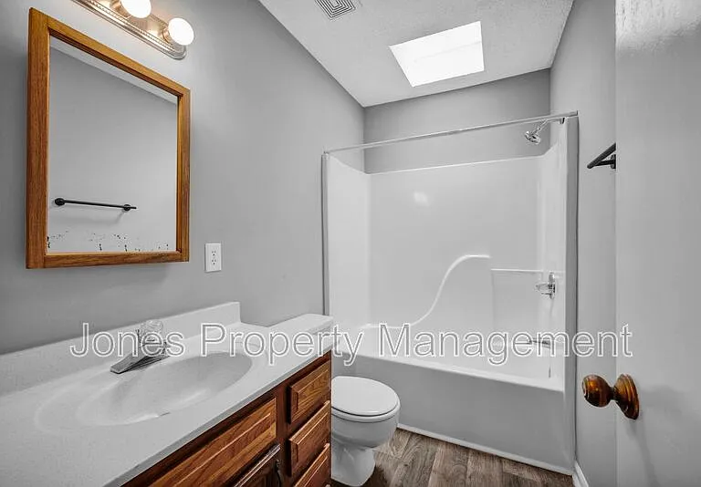 2744 White Oak Ln — Photo 21