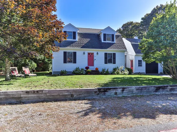 32 Fox Run Circle, East Dennis, MA 02641