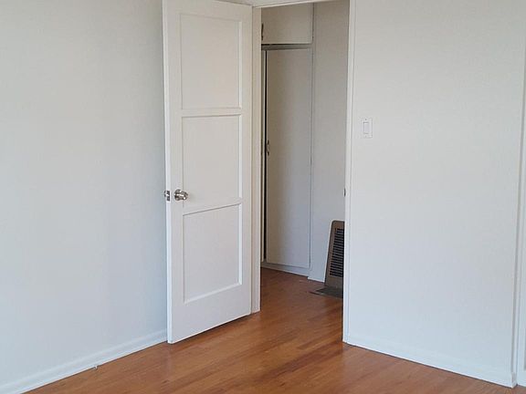 4th image of 5244 Comercio Ave