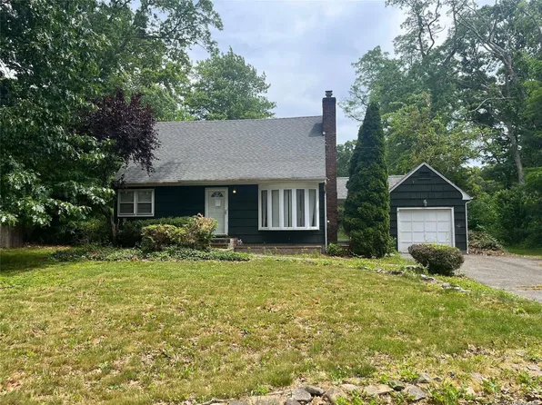 3 Ann Street, Miller Place, NY 11764