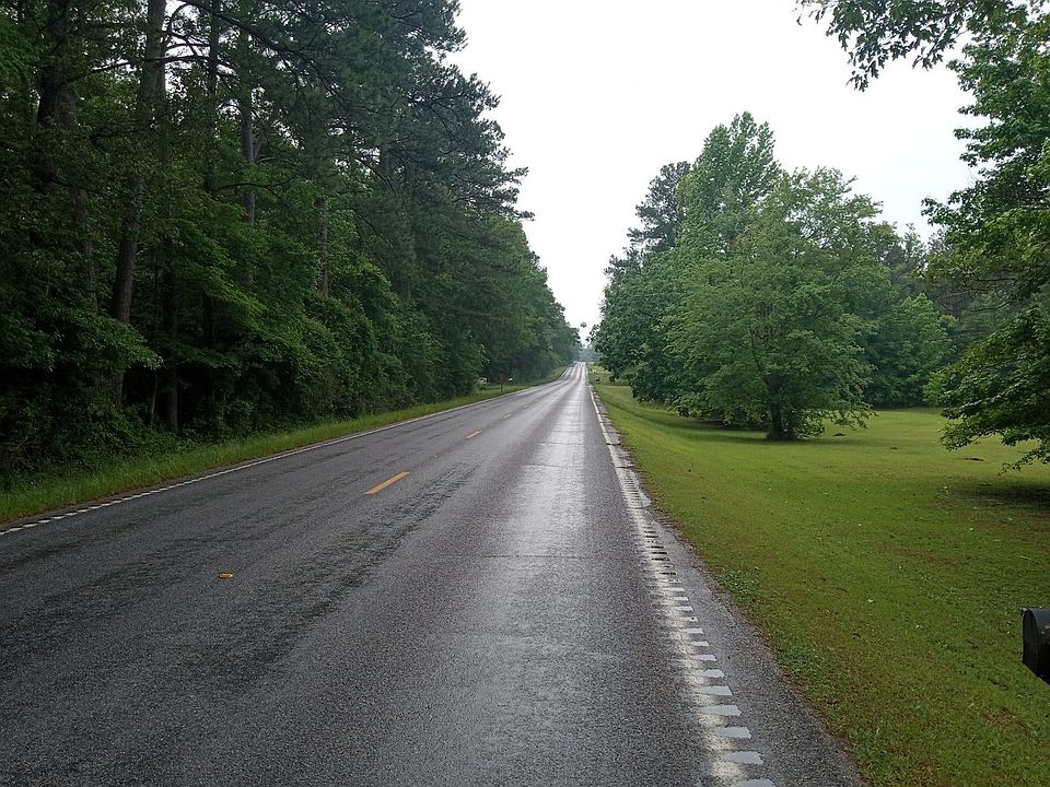 2nd image of 2427 Highway 15 S
