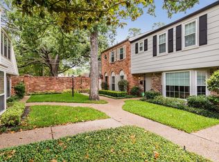 12615 Huntingwick Dr, Houston, TX 77024