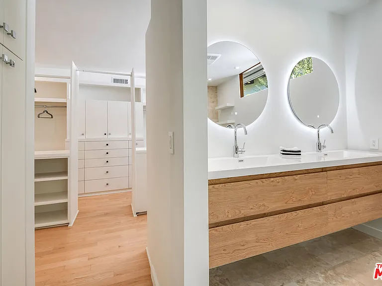 3600 Mandeville Canyon Rd — Photo 25
