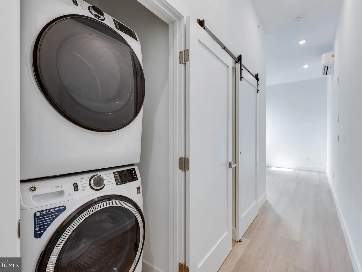 1 bed, 1.0 bath, $1,095 — Photo 3