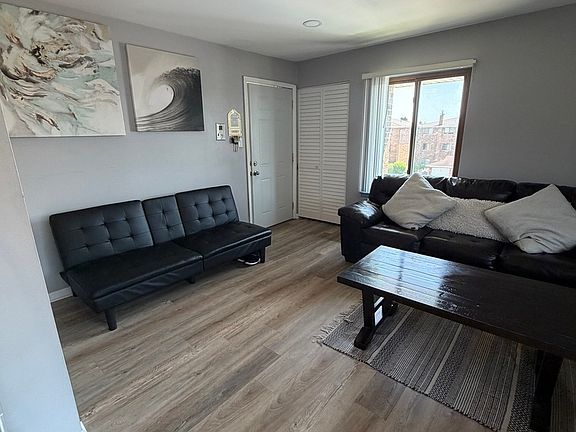 3rd image of 15716 Terrace Dr Unit R3